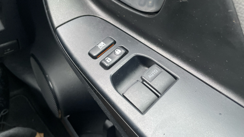 Toyota Yaris 1.5 VVT-i Icon 5dr CVT Petrol Hatchback